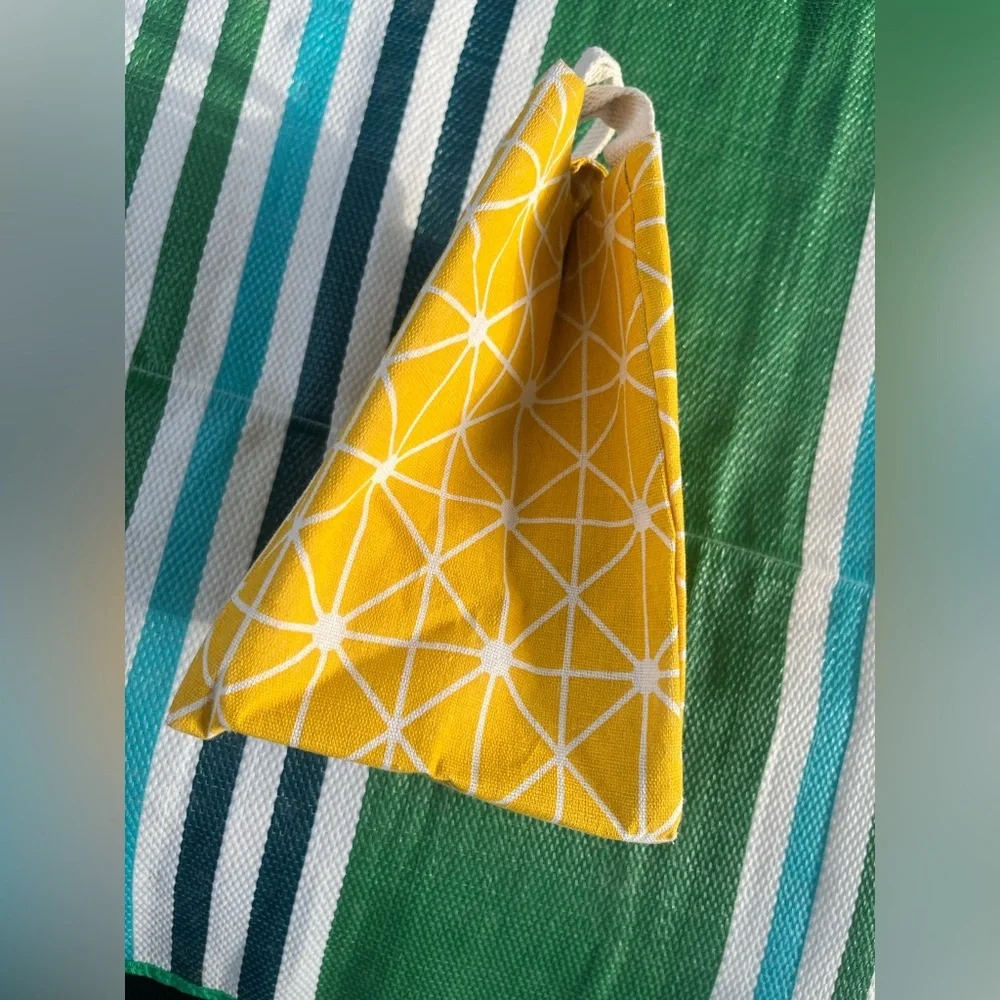 Make Me Smile Yellow Geometric Tote Lunch box - Picture 2 of 10